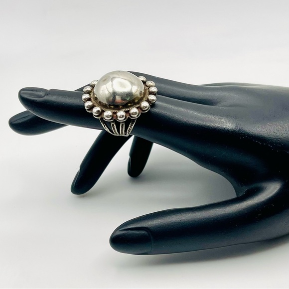 Authentic Vintage Navajo Fred Harvey Era Sterling Silver Dome Ring - Picture 3 of 16